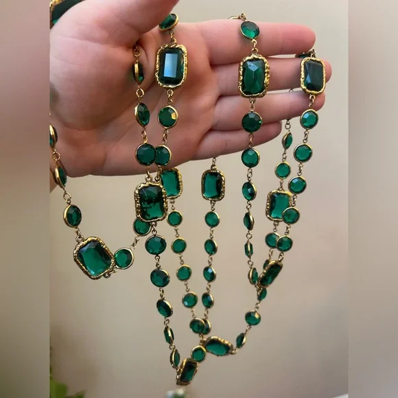 Vintage CHANEL Gripoix Glass Emerald Crystal Chicklet Sautoir Statement Necklace - Picture 14 of 16